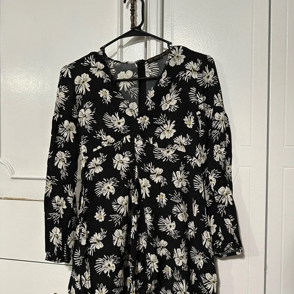 Zara Romper - Picture 1 of 2